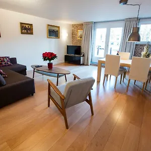 https://central-quiet-canal-apartment.amsterdamhotelsnl.com