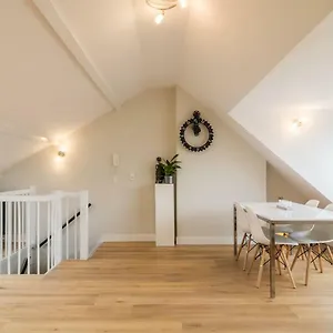 https://beautiful-luxurious-penthouse.amsterdamhotelsnl.com