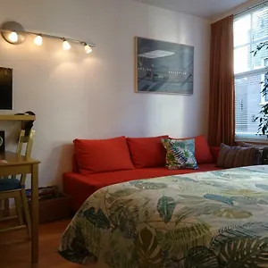 https://huis-roomolen.amsterdamhotelsnl.com